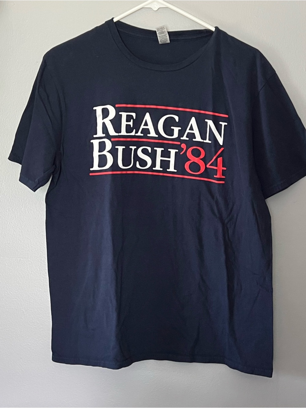 Reagan Bush '84 Graphic Tee with Red and White Print size Large
